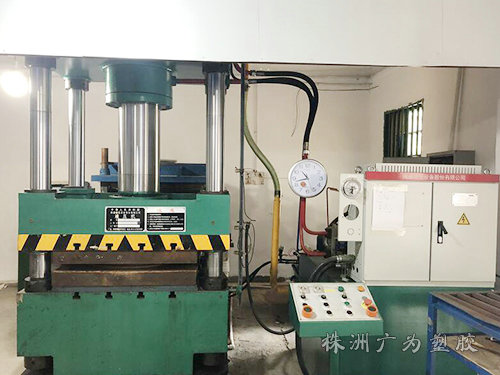 200噸模壓機 200噸模壓機
